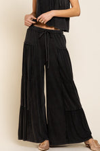 Load image into Gallery viewer, POL Contrasting Ribbed Knit Fabric Pants in Black
