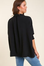 Load image into Gallery viewer, Umgee Textured Boxy Cut Collared Blouse in Black
