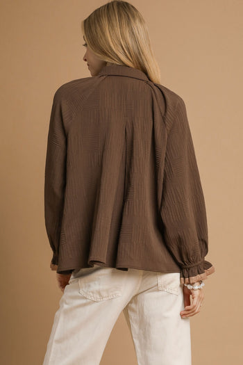 Umgee Textured Top with Contrasting Trim in Brown