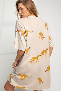 Easel Cheetah Print T Shirt Dress in Khaki Dress Easel   