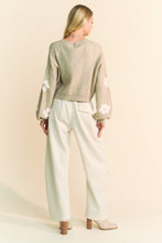 Load image into Gallery viewer, Davi &amp; Dani CROPPED Floral Print Knit Sweater in Taupe
