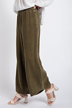 Load image into Gallery viewer, Easel Cotton Gauze Pants in Olive Pants Easel   
