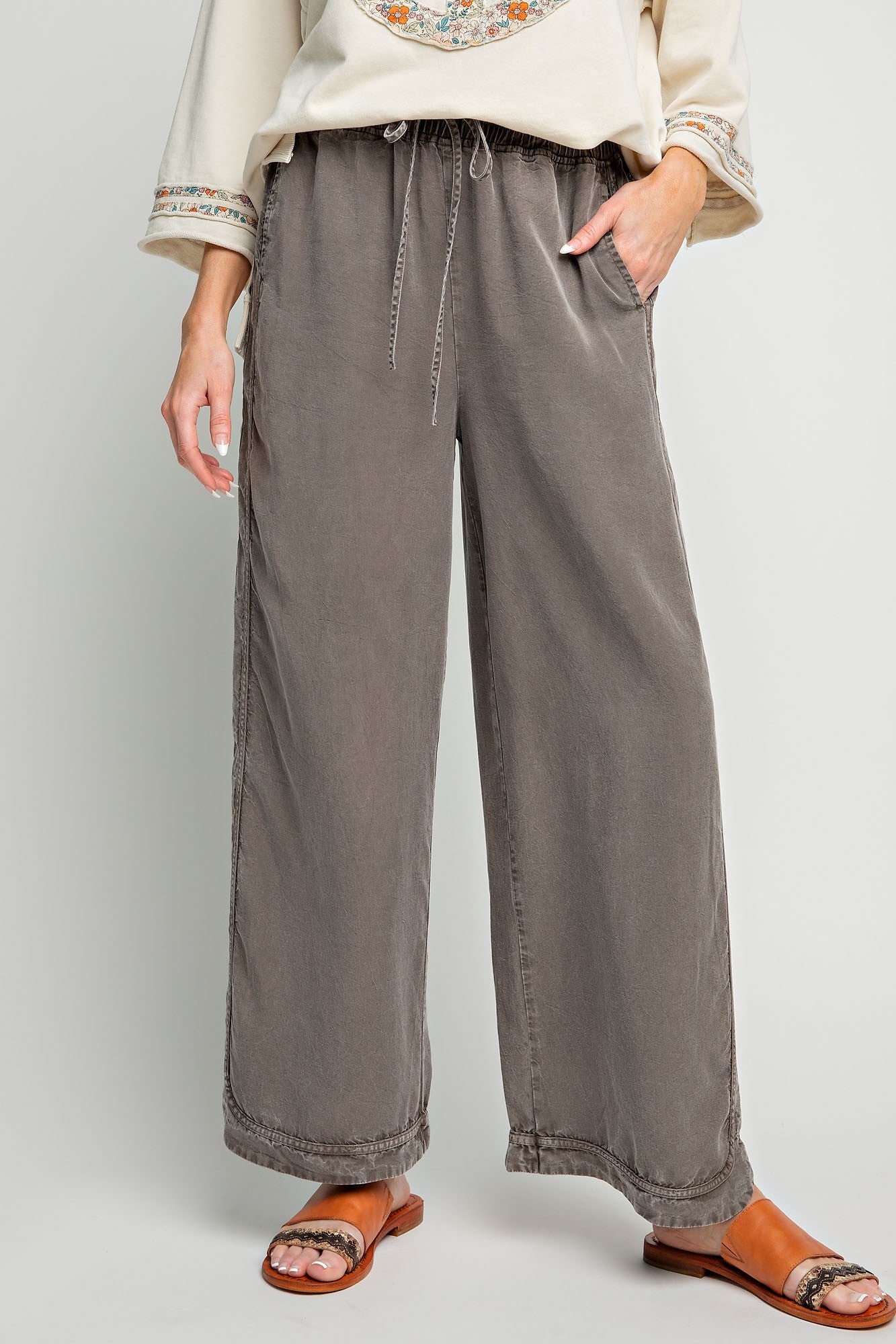 Easel Mineral Washed Wide Leg Pants in Ash