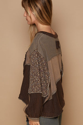 POL Long Sleeve Peace Emblem Top in Rust Black