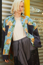 Load image into Gallery viewer, POL Button Down Floral Jacquard Shirt in Sky/Charcoal
