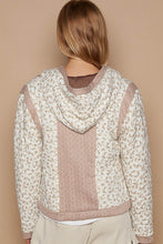 Load image into Gallery viewer, POL Quilted Double Gauze Floral Print Jacket in Ivory/ Beige Multi
