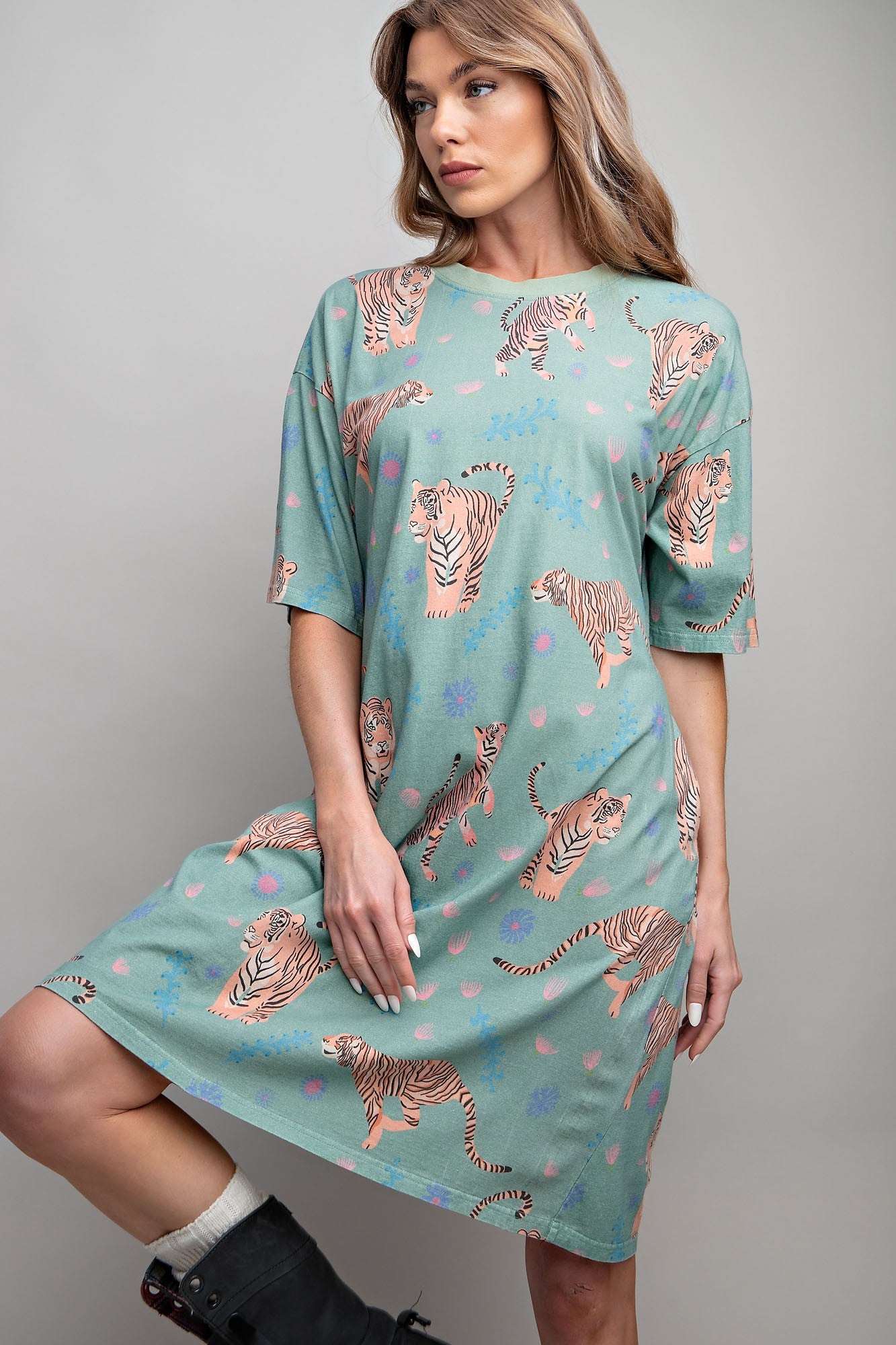 T-Shirt Dress _ 141393 _ Sage from REFINERY – Refinery