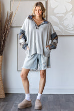 Load image into Gallery viewer, Oli &amp; Hali OVERSIZED Top with Patchwork Detailed Sleeves in Heather Grey
