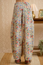 Load image into Gallery viewer, BiBi Floral Wide Leg Pull On Pants With Cargo Pockets in Floral Denim
