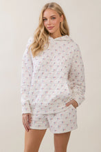 Load image into Gallery viewer, Veveret All-American Quilted Hoodie in White
