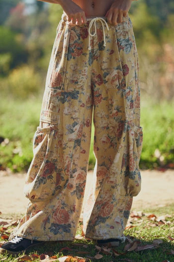 Davi & Dani Floral Print Wide Leg Pants in Yellow