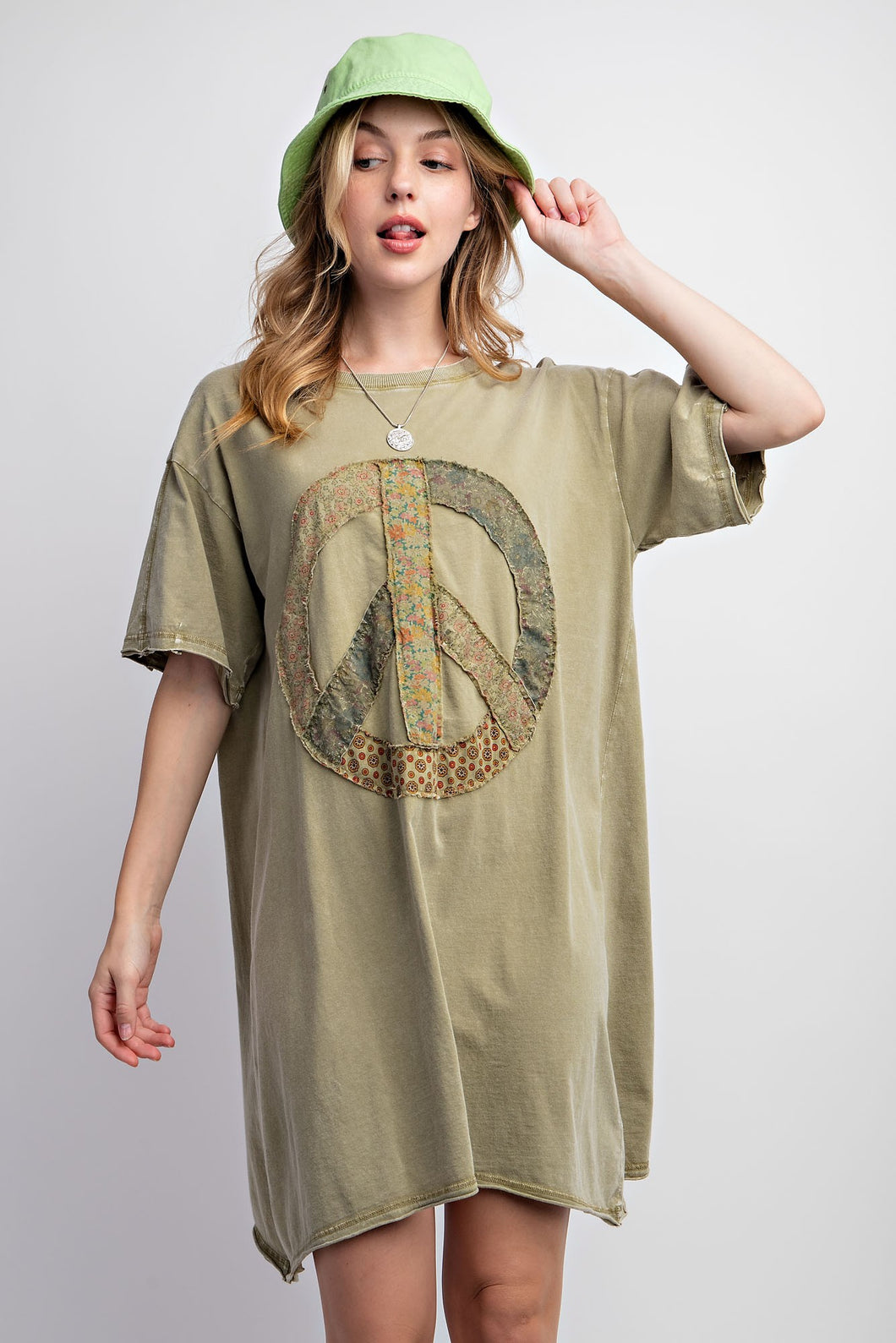 Easel Peace Patched Cotton Jersey Tunic Top in Faded Olive Dress Easel   