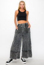 Load image into Gallery viewer, J.Her Contrasting Fabric Wide Leg Pants in Ashed Black
