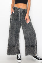 Load image into Gallery viewer, J.Her Contrasting Fabric Wide Leg Pants in Ashed Black
