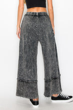 Load image into Gallery viewer, J.Her Contrasting Fabric Wide Leg Pants in Ashed Black
