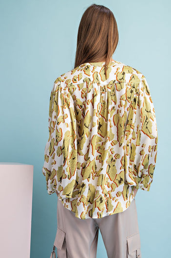 ee:some OVERSIZED Printed Dolman Sleeve Top in Avocado