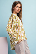 Load image into Gallery viewer, ee:some OVERSIZED Printed Dolman Sleeve Top in Avocado
