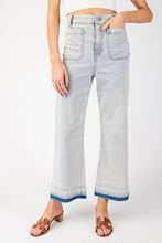 Load image into Gallery viewer, ee:some Mineral Washed Cropped Pants in Denim
