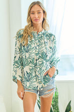 Load image into Gallery viewer, First Love Leaf Print Crinkle Button Down Top in Green
