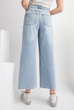 Load image into Gallery viewer, Easel High Waisted 5 Button Front Jeans in Light Denim
