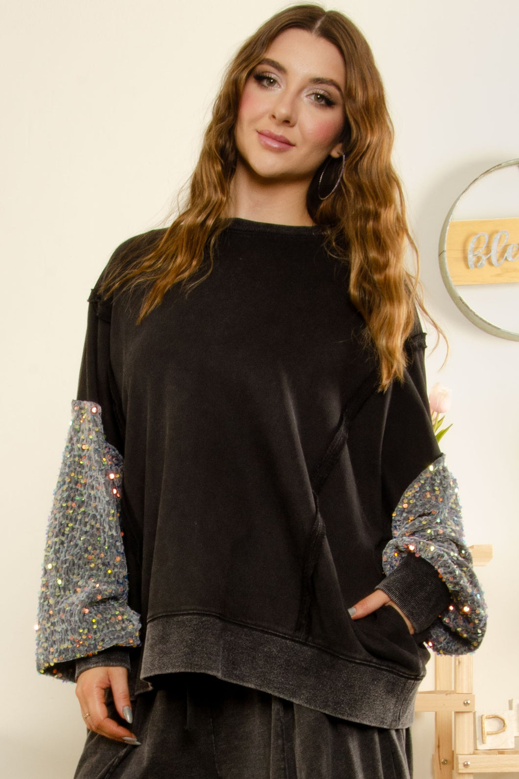 BlueVelvet Oversized Top with Contrasting Sleeves in Black-Charcoal