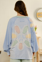 Load image into Gallery viewer, BlueVelvet Oversized Color Block Sweatshirt with Flower Patches in Blue
