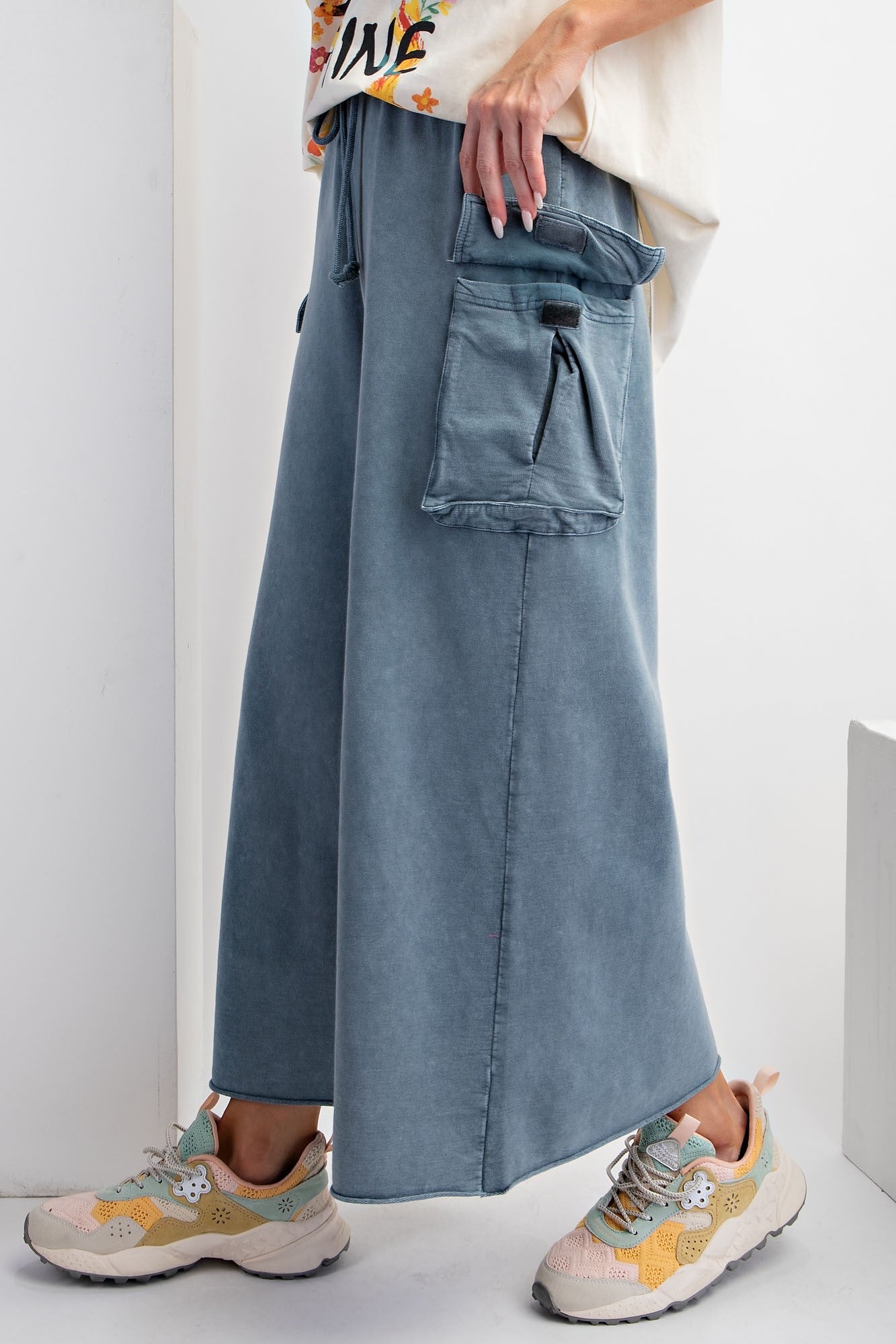 Easel Terry Knit Cargo Pocket Pants in Faded Denim June Adel