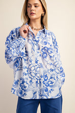 Load image into Gallery viewer, GiGio OVERSIZED Vibrant Print Top in Blue
