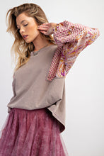 Load image into Gallery viewer, Easel Mineral Washed Top with Contrasting Print Sleeves in Mushroom
