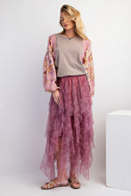 Load image into Gallery viewer, Easel Mineral Washed Top with Contrasting Print Sleeves in Mushroom
