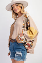 Load image into Gallery viewer, Easel Color Block Thermal Top with Daisy Patch in Mocha Combo
