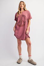 Load image into Gallery viewer, Easel Peace Patched Cotton Jersey Tunic Top in Plum
