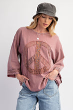 Load image into Gallery viewer, Easel Cotton Jersey Top with Peace Sign Patch Front in Mauve
