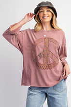 Load image into Gallery viewer, Easel Cotton Jersey Top with Peace Sign Patch Front in Mauve
