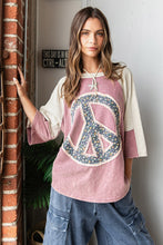 Load image into Gallery viewer, Mittoshop Color Block Top with Peace Sign Patch in Mauve/Ivory
