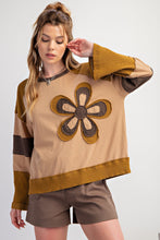 Load image into Gallery viewer, Easel Color Block Top with Flower Patch in Golden Kiwi
