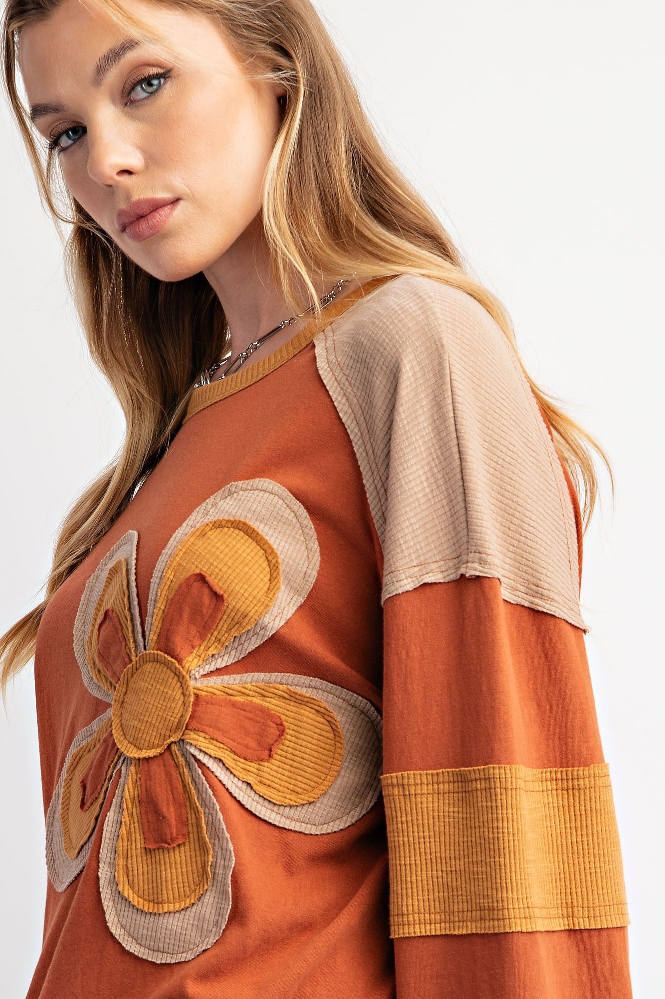 Easel Color Block Top with Flower Patch in Rust – June Adel