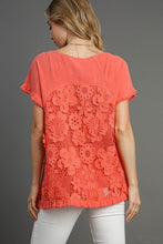 Load image into Gallery viewer, Umgee Solid Color Top with Laced Back in Coral
