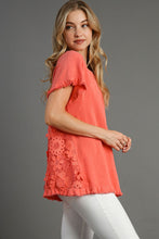 Load image into Gallery viewer, Umgee Solid Color Top with Laced Back in Coral
