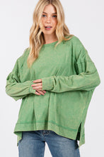 Load image into Gallery viewer, Sage+Fig OVERSIZED Mineral Washed Top in Kelly Green
