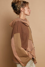 Load image into Gallery viewer, POL OVERSIZED Mixed Fabric Sweater Top in Cocoa
