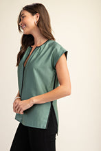 Load image into Gallery viewer, GiGio Solid Color Top with Contrasting Piping Details in Teal
