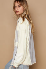 Load image into Gallery viewer, POL OVERSIZED Contrasting Print Twill Jacket in Stripe/Cream
