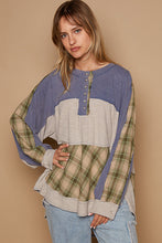 Load image into Gallery viewer, POL Knit Cotton and Plaid Print Top in Cornflower Blue
