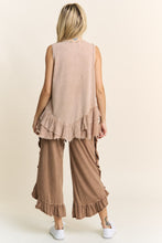 Load image into Gallery viewer, J.Her Mineral Washed Side Ruffle Cropped Pants in Mocha
