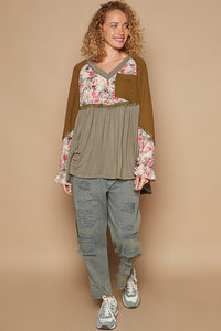 POL OVERSIZED Solid and Floral Print Babydoll Top in Olive Multi