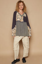 Load image into Gallery viewer, POL OVERSIZED Solid and Floral Print Babydoll Top in Charcoal Multi
