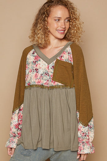 POL OVERSIZED Solid and Floral Print Babydoll Top in Olive Multi