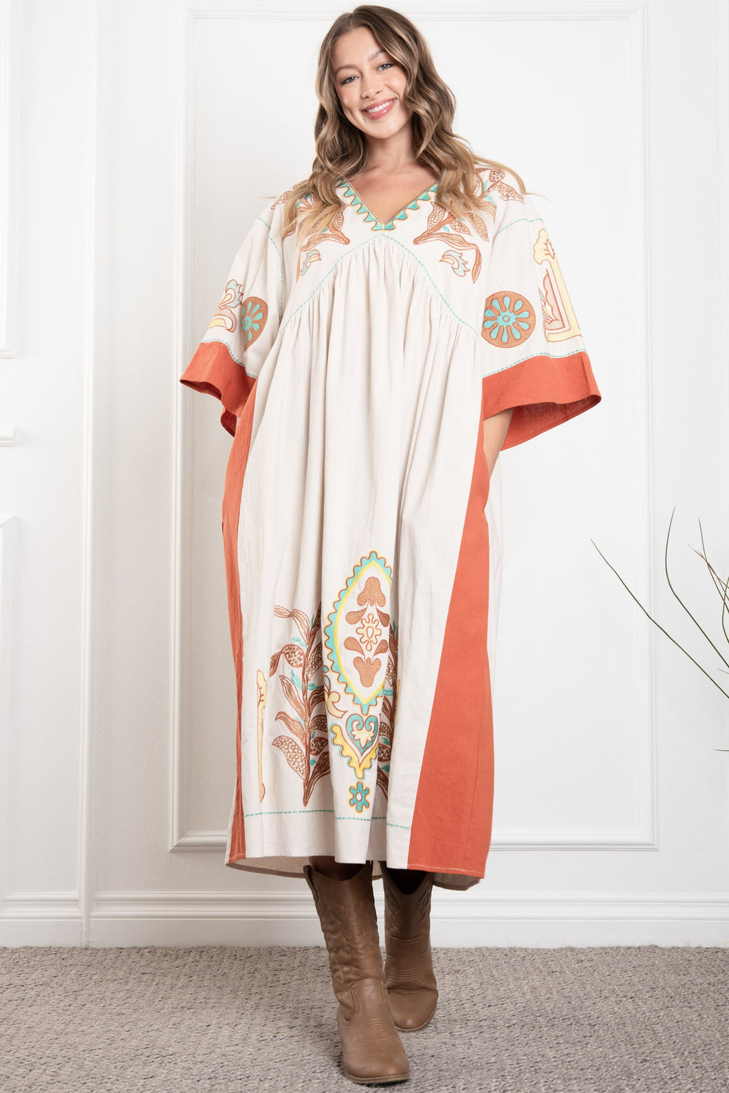 BlueVelvet Floral Embroidery Maxi Dress in Taupe-Rust