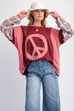 Load image into Gallery viewer, Easel Mixed Fabric Peace Sign Patch OVERSIZED Top in Burgundy
